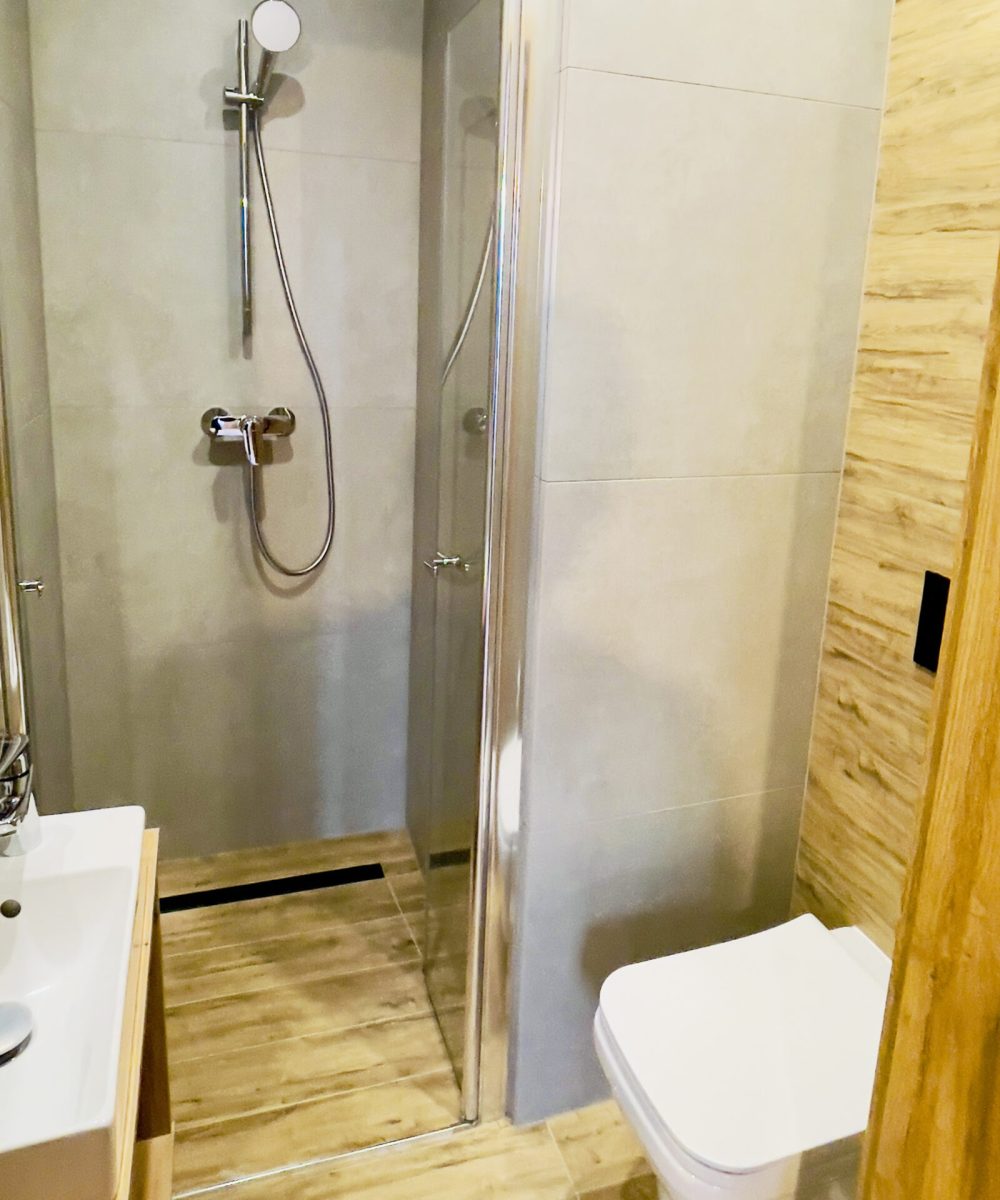 IMG_4676_0004_IMG_4811