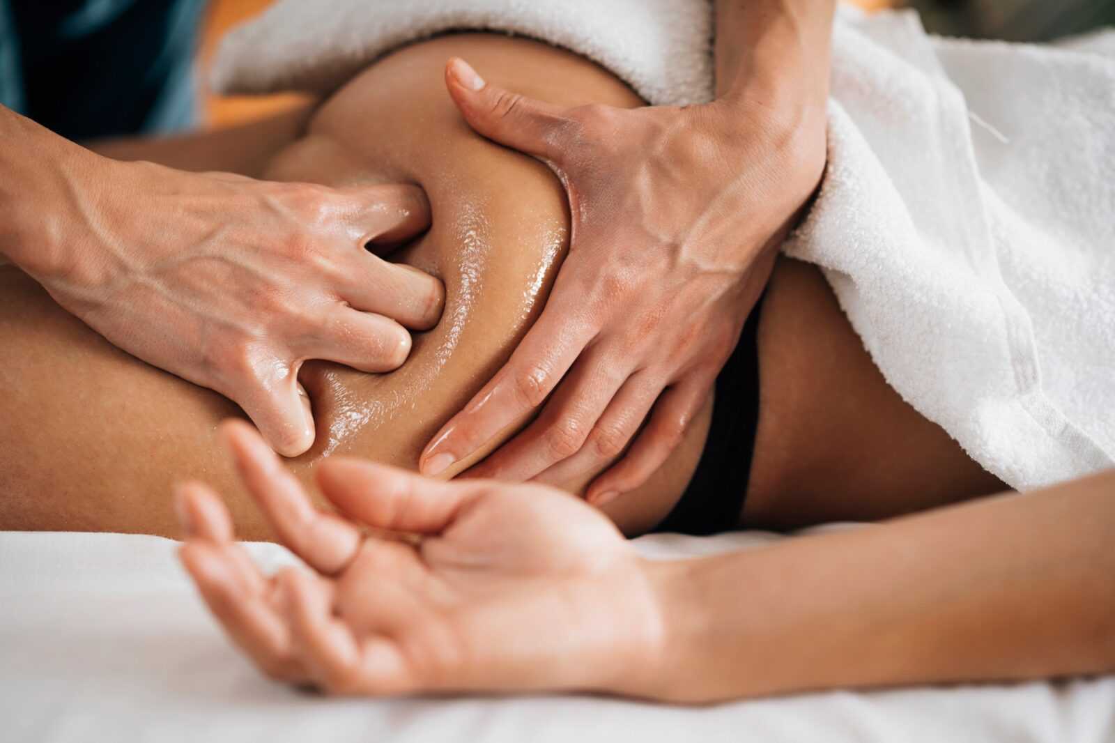 ayurveda-buttocks-massage ayurveda-buttocks-massage
